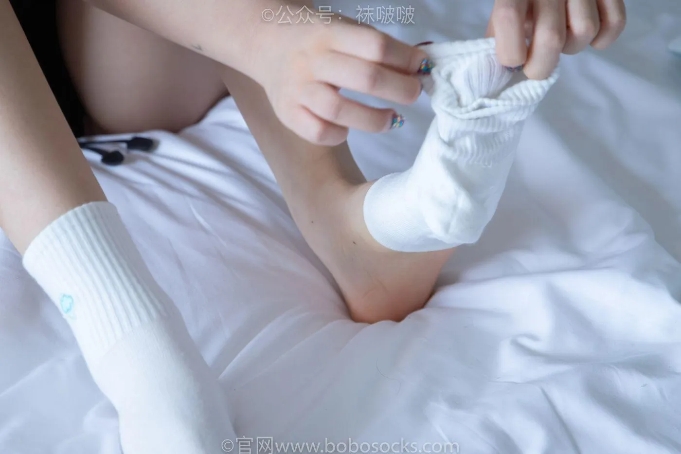 [BoBoSocks袜啵啵]NO.009 果冻-耐克板鞋、白棉袜、裸足 [130P]插图1